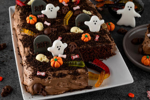 Halloween: come fare la Dirt and Worms Cake con i vermi gommosi