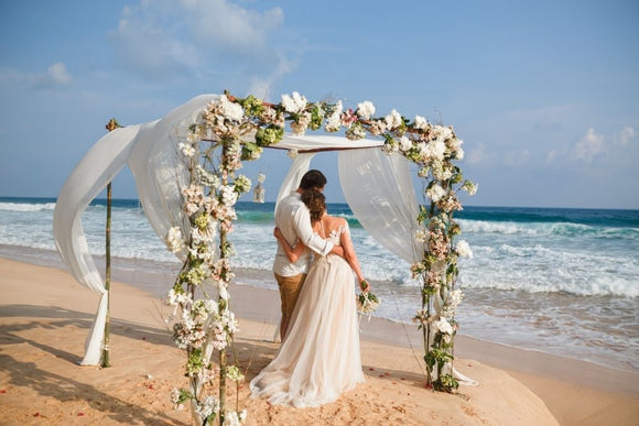 Matrimonio in spiaggia? la confettata perfetta è total white